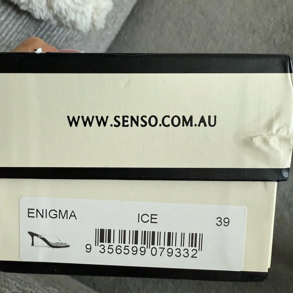 SENSO ENIGMA SANDAL ICE SIZE 9 brand new